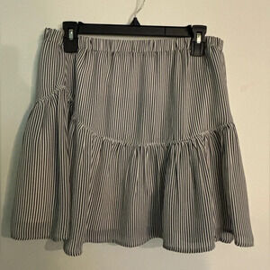 Banana Republic Womens Sz S Black White Pinstripe Skirt Lace Accent No BR label